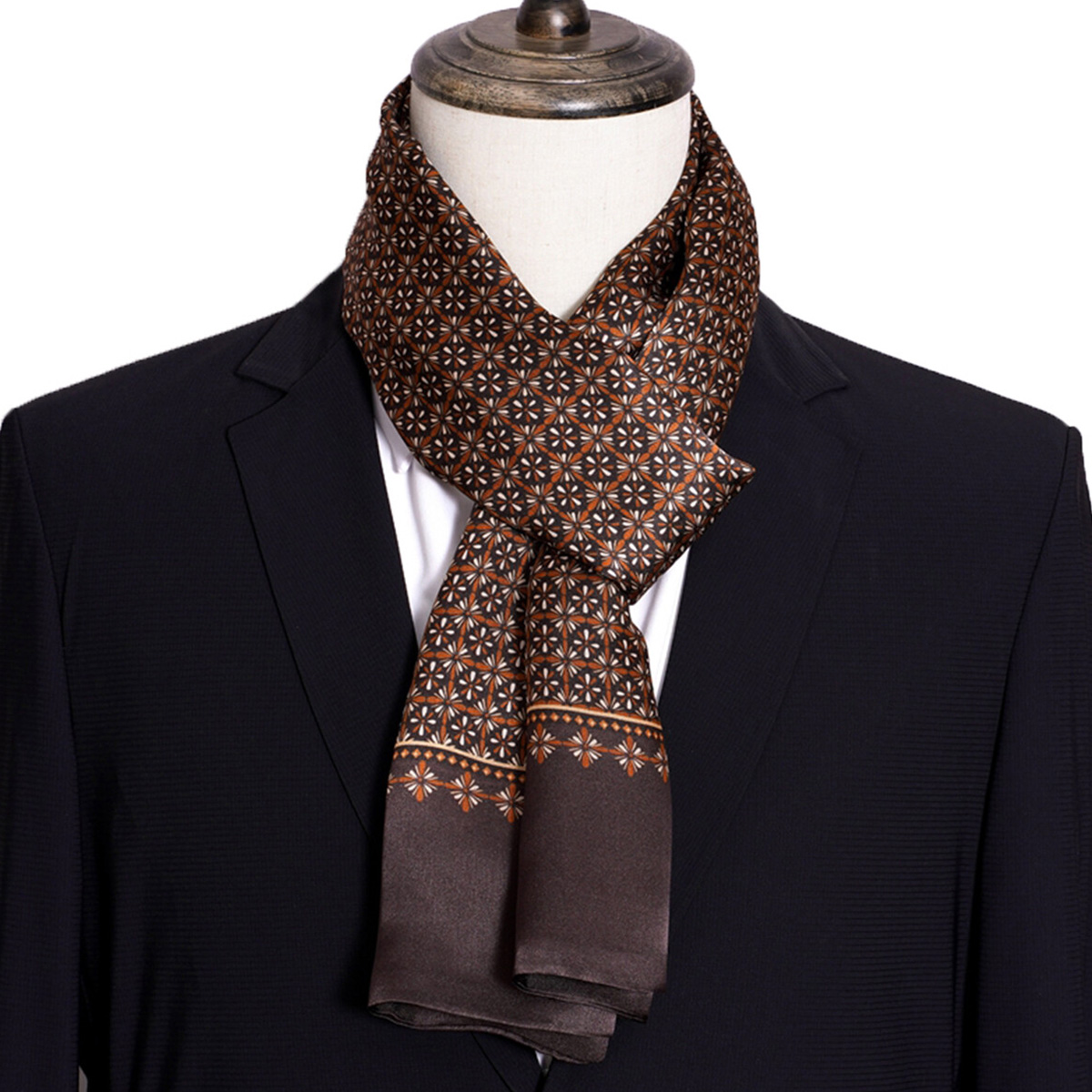 Sciarpa di seta a righe da uom - Travel Accessories For Men recensione e prezzo