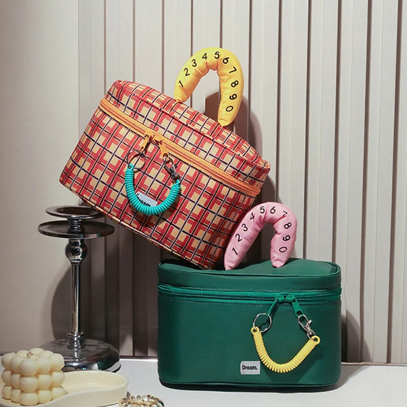 Borsa per cosmetici portatile  - Travel Accessories Electronics recensione e prezzo